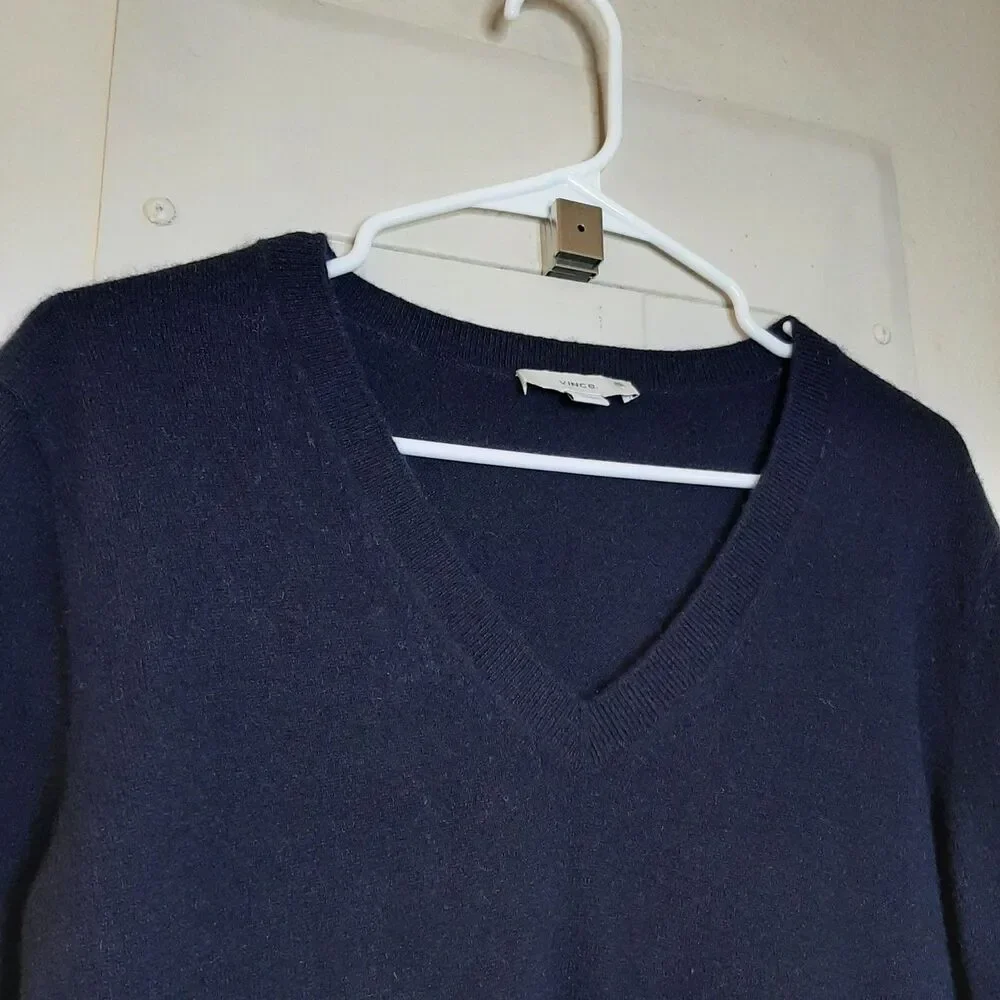Vince Sweater Black Women Size XS 100% Cashmere Pullover V-Neck Long Sleeves - Picture 4 of 11